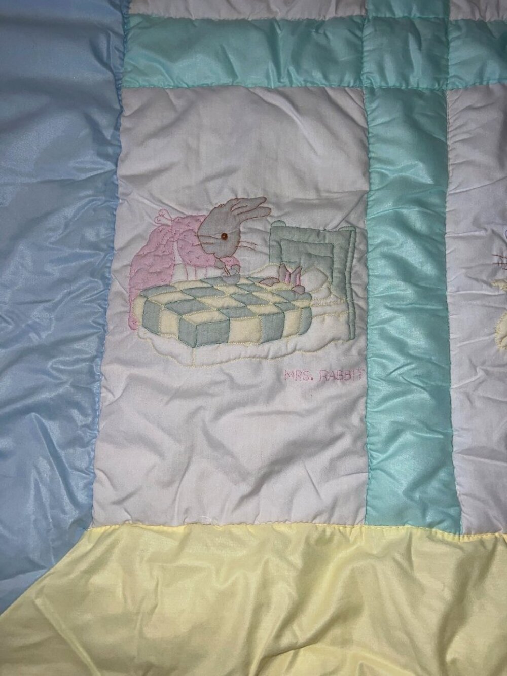 Peter Rabbit Beatrix Potter Crib Comforter & Diaper Stacker Holder Quiltex - Picture 3 of 11